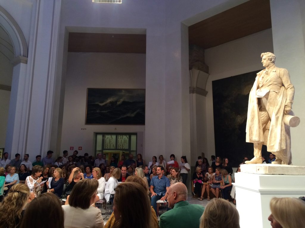 ‘Sorolla, vestidos para posar’ y ‘Cartas credenciales. Homenaje Pertegaz’