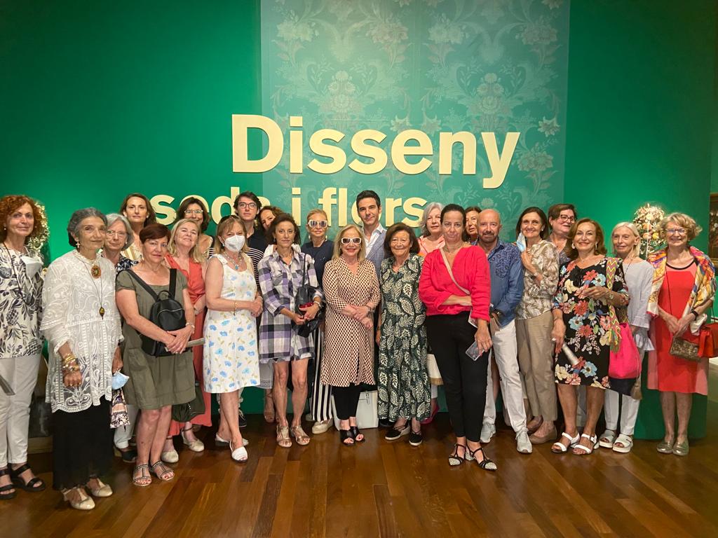 Visita guiada a la exposición “DISEÑO SEDA Y FLORES”