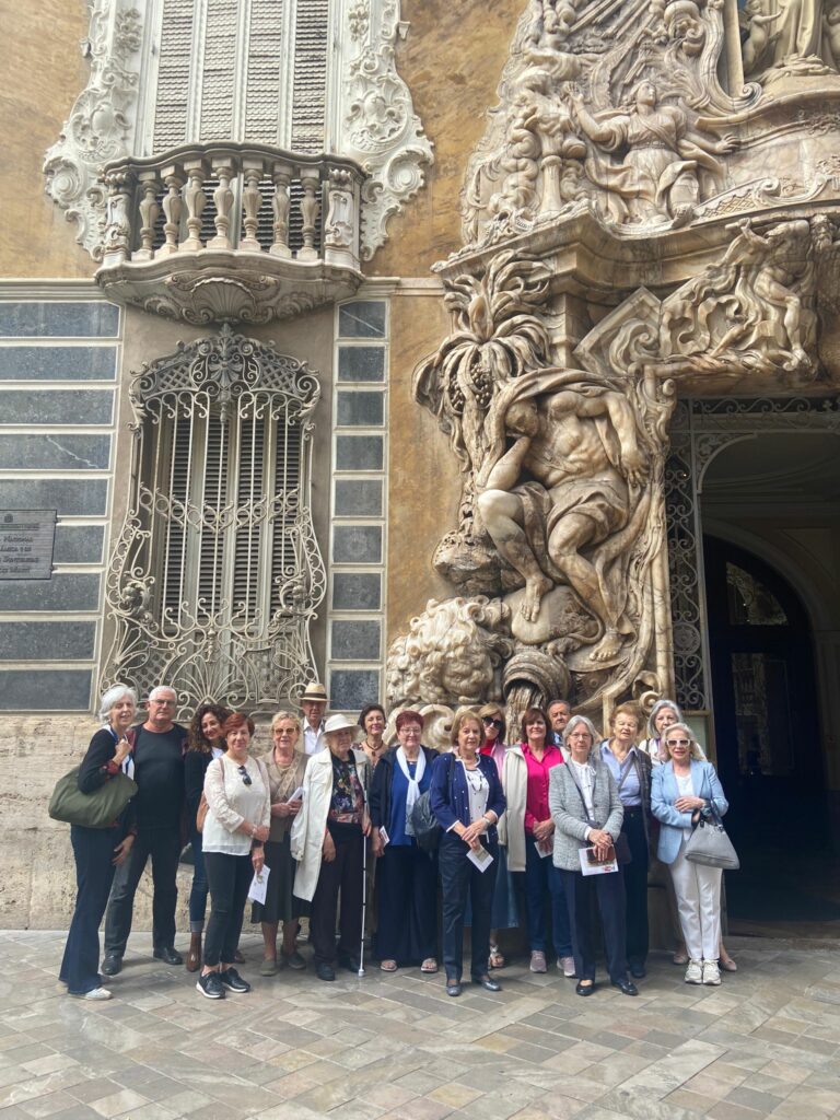 “LA SEDA ENTRE AMIGOS”